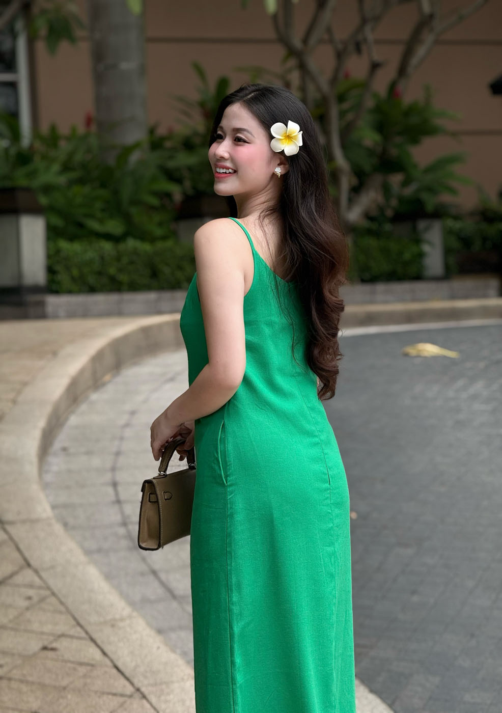 Đầm 2 Dây Linen Bột xếp ly ở cổ thanh lịch, đầm sát nách cổ V điểm nhấn xếp ly dành cho nữ - Hình ảnh 8