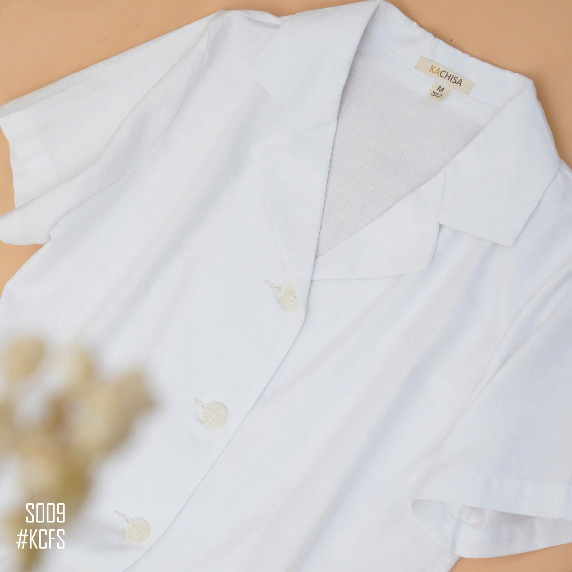 Áo Danton dáng 56cm 3 nút - Chất liệu cotton dệt sợi Linen, phối nút Gỗ, form áo chỉn chu - Hình ảnh 12