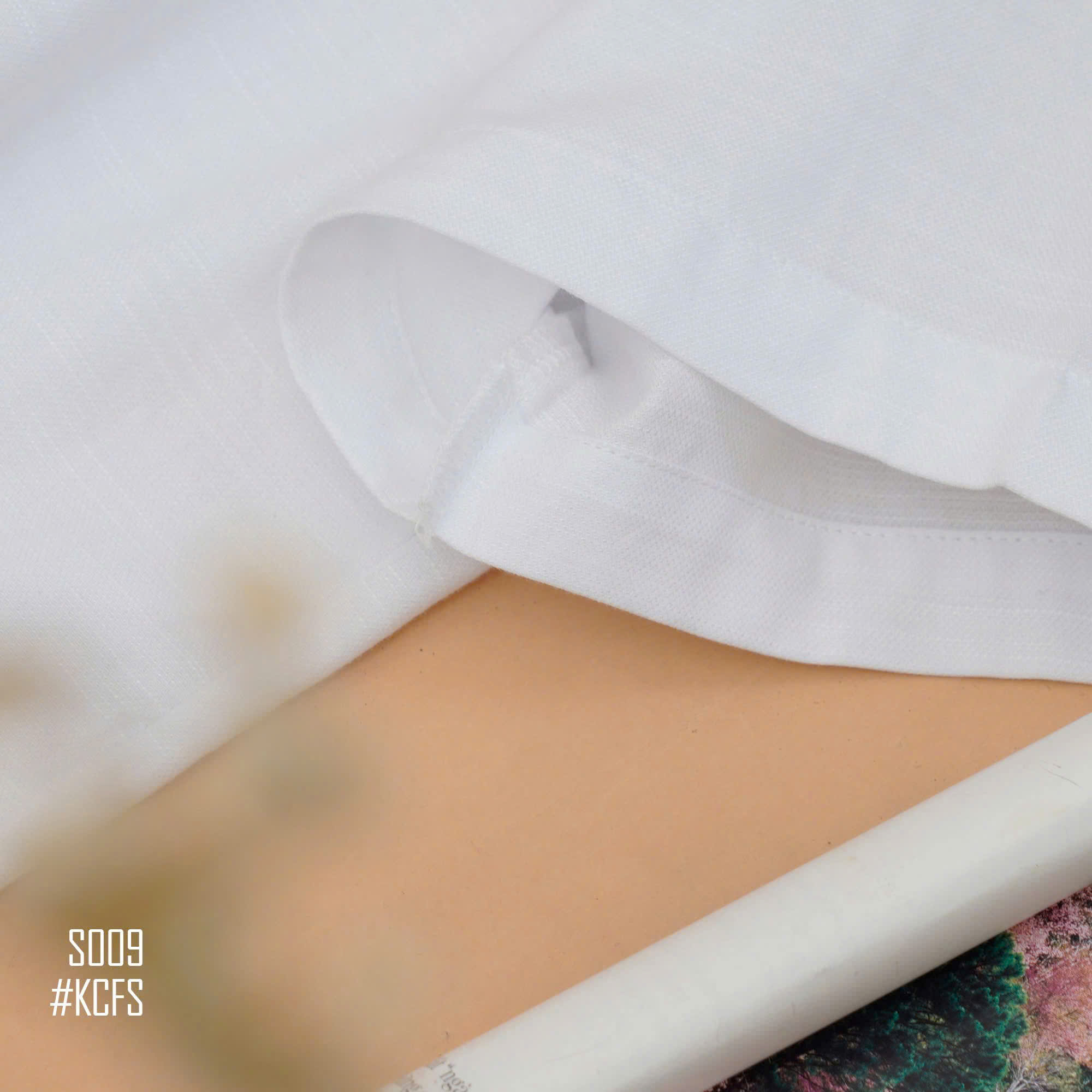 Áo Danton dáng 56cm 3 nút - Chất liệu cotton dệt sợi Linen, phối nút Gỗ, form áo chỉn chu - Hình ảnh 15