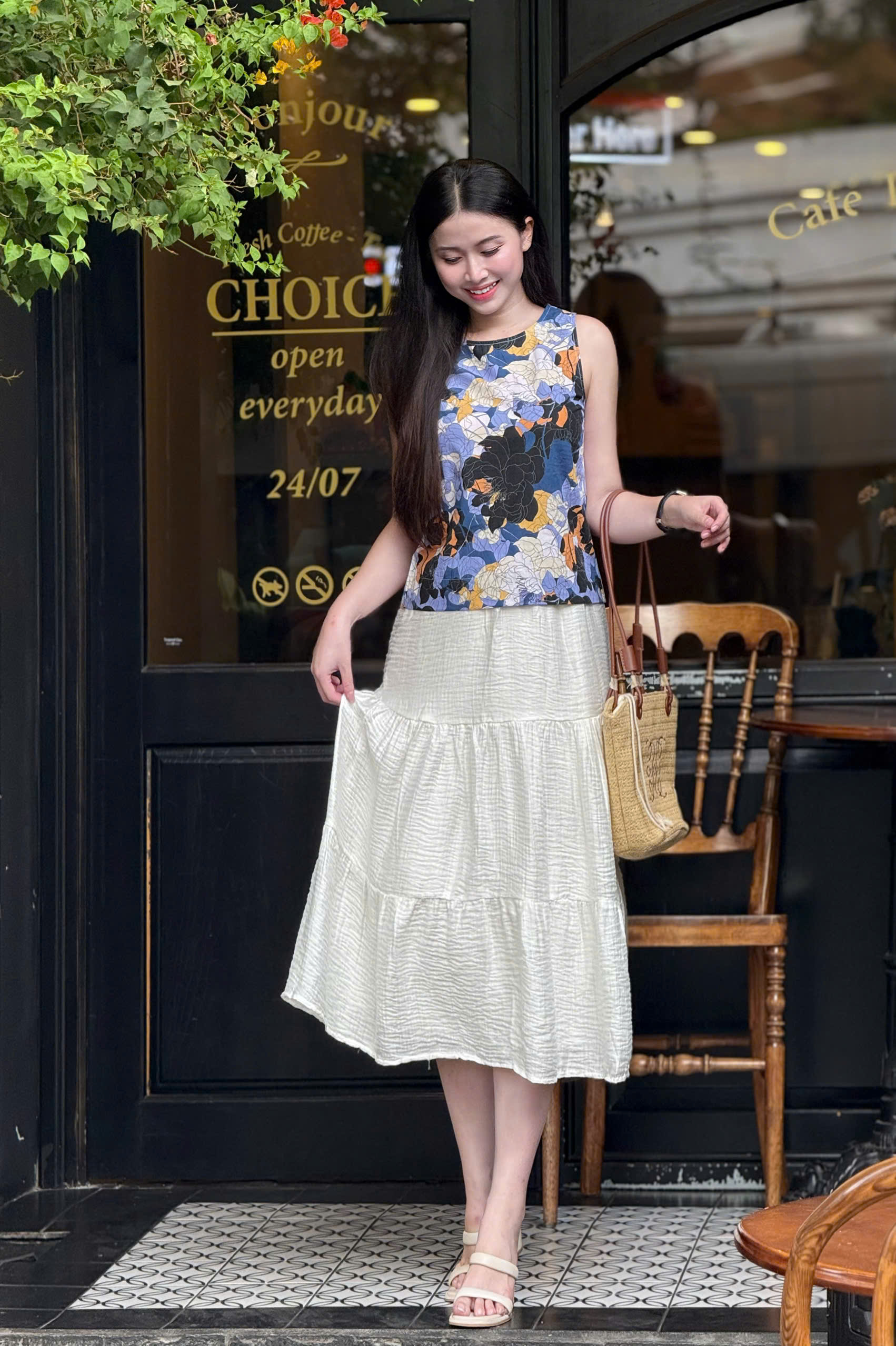 Áo Cotton In Hoa Sát Nách, phối nút phía sau tinh tế | Thoáng Mát, Chuẩn Form Suông - Hình ảnh 4